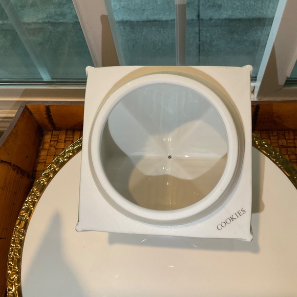 LENOX 1991 The Village Cookie Jar Canister Yellow Fine Porcelain - Beautiful! - Picture 8 of 10